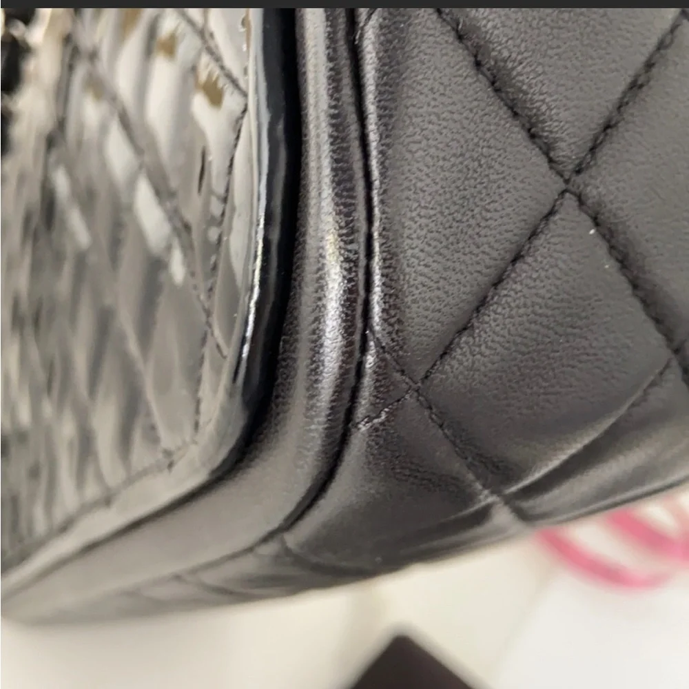 Classic Twist Chanel Bag - Picture 7 of 8
